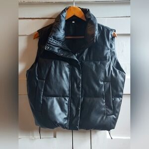Fashion Women's Black Faux Leather Cropped Puffer Vest | Size Small